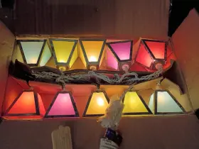 015826 Lillian Vernon Vintage Faux Stained Glass Lantern Light Strand Fully Working New