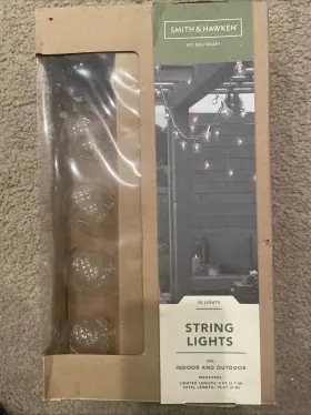 009112434r00 Smith & Hawken And String Lights